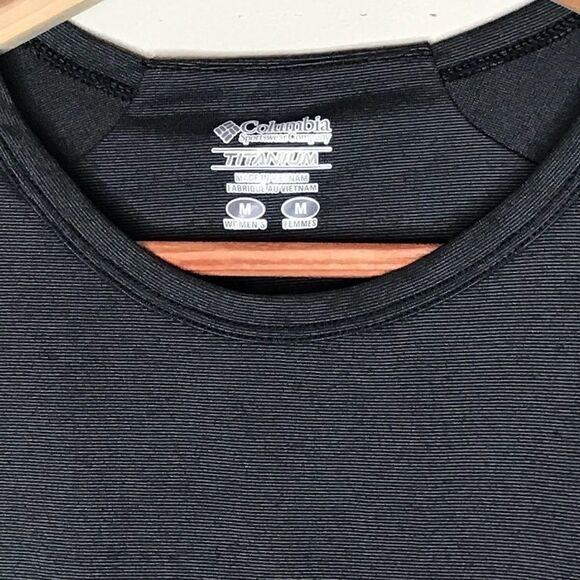 Columbia Sz M Titanium Workout Athletic Tee - Picture 3 of 5